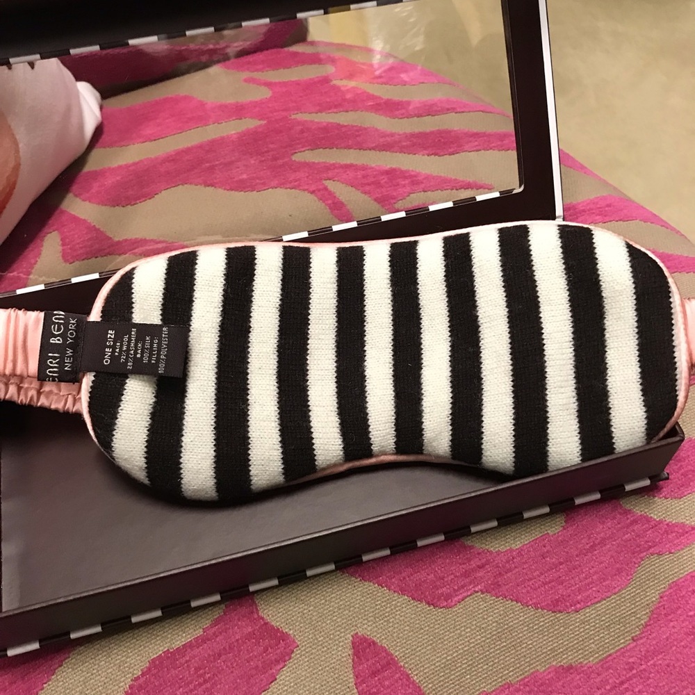 Henri Bendel Eye-mask